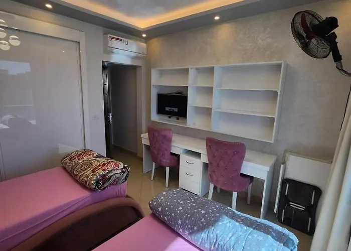 Apartment Hills 2 *