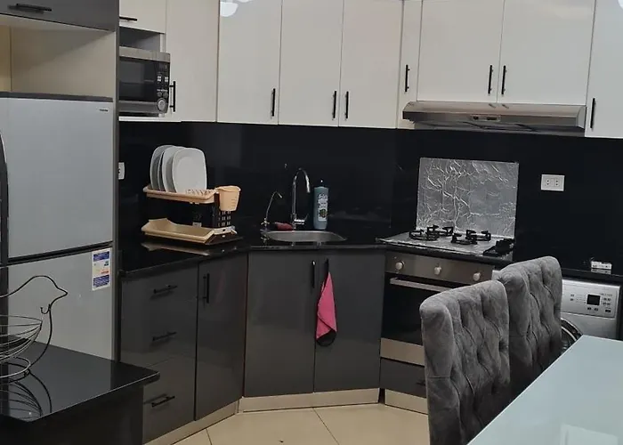 Hills 2 Apartment *